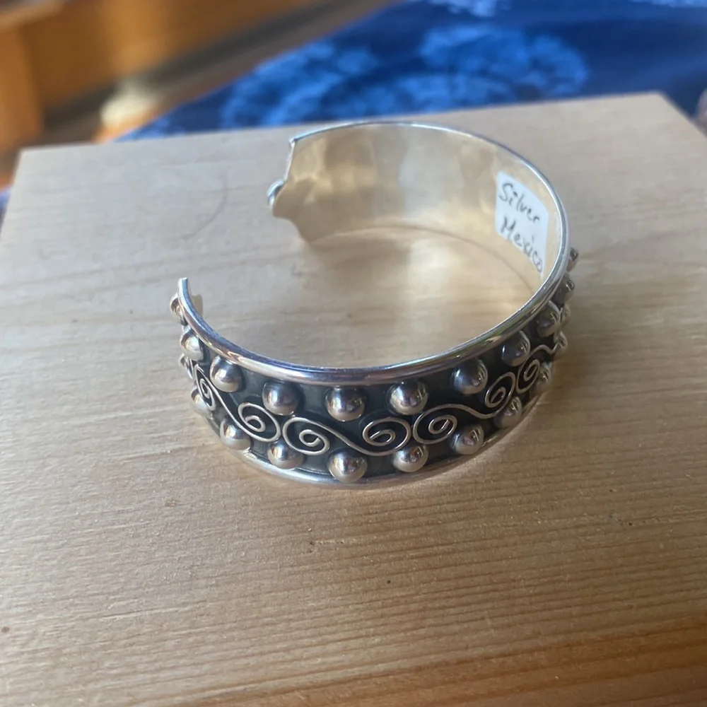 Sterling Silver Mexican Cuff Bracelet 🌺Vintage